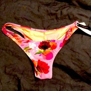 Victoria secret’s ruched bikini bottom S NWT